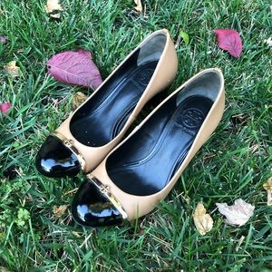 Tory Burch Pacey Cap Toe in 7.5 camel